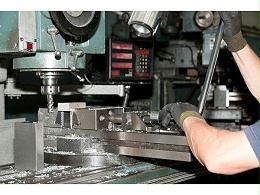 福田精密沖壓廠，沖壓模具淬火預(yù)防形變方法2-[誠(chéng)瑞豐]