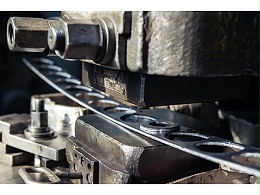 山東五金沖壓件加工廠，沖壓件變薄時(shí)如何調(diào)模？