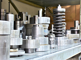 五金沖壓模具多少錢？外發(fā)加工價格_24小時報價