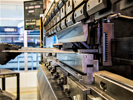 東莞五金沖壓加工廠，鉗工操作臺虎鉗詳細(xì)解說