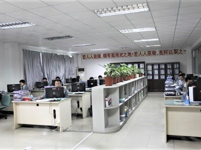 五金沖壓加工定制廠-錯誤墊置五金模具保護(hù)板的后果