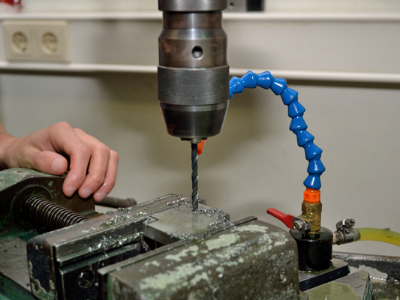 佛山五金沖壓模具廠，教你使用臺(tái)鉆