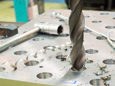 佛山五金沖壓模具廠，立式鉆床操作技巧