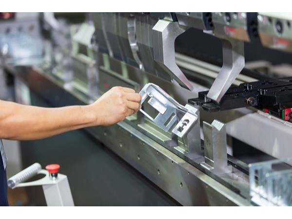 湛江鈑金加工廠家的模具設(shè)計(jì)及汽車件報價