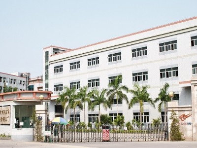 深圳五金沖壓廠，五金加工機(jī)械手操作9